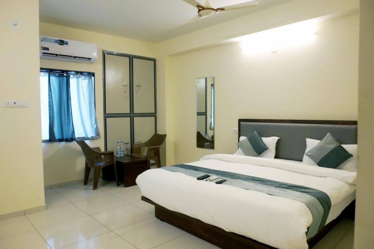 Hotel Nova Sk Rajkot Exterior foto